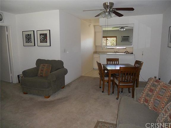 4th image of 22050 Calvert St APT 11