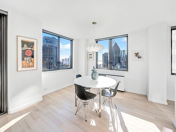 4th image of 300 E 54th St APT 22L