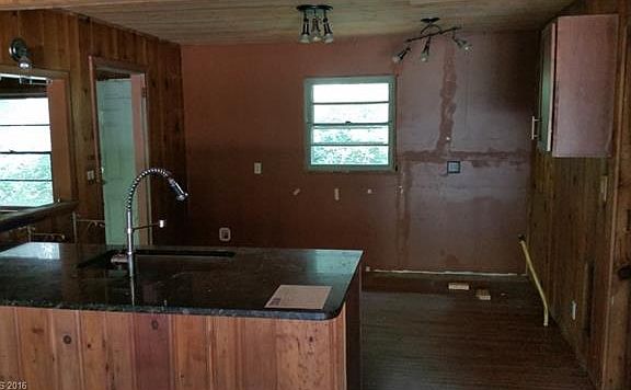 4th image of 34 Stardust Ln