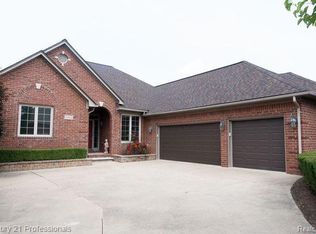 59852 Glacier Creek Ct, Washington, MI 48094