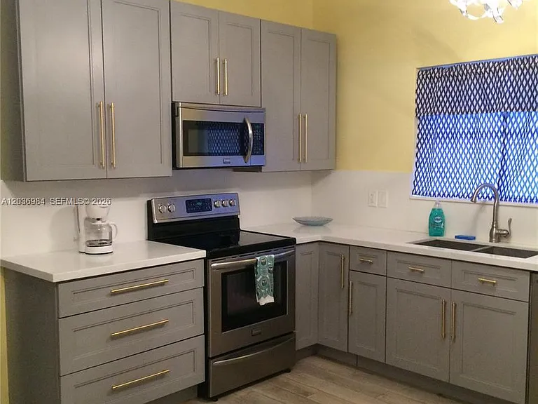 621 SW 64th Way — Photo 7