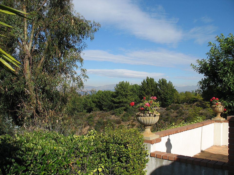 1st image of 9525 Highridge Dr