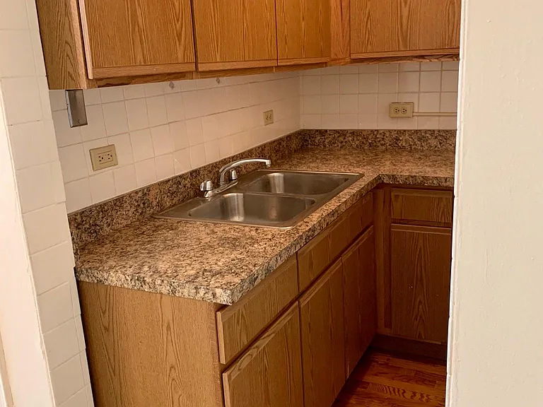 644 West Surf — Photo 43