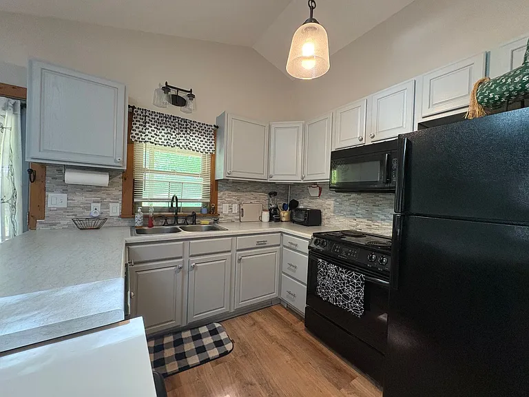 10 Spring Dr — Photo 10