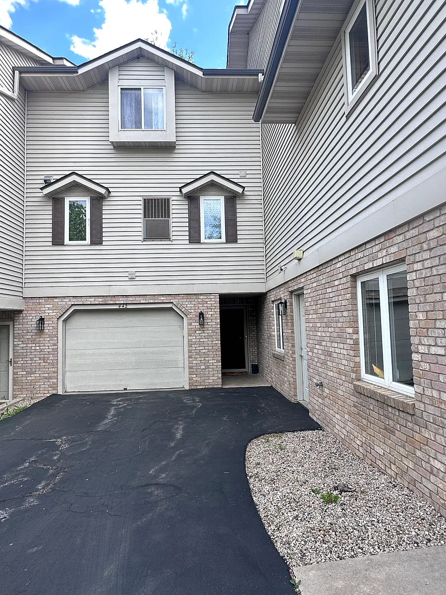 Building Photo - 442 Meadowridge Cir