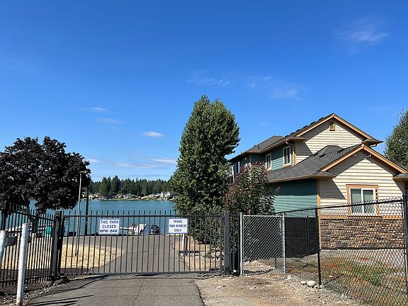 4th image of 4849 N Island Dr E