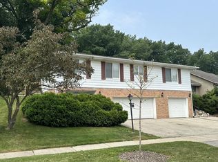 2516 Pebble Valley Rd #2518, Waukesha, WI 53188