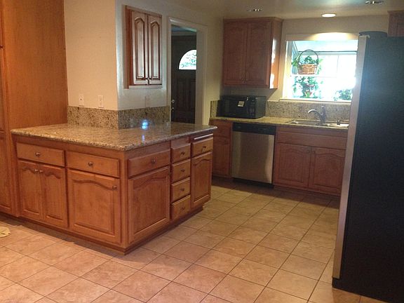 5th image of 15088 Ashwood Ln