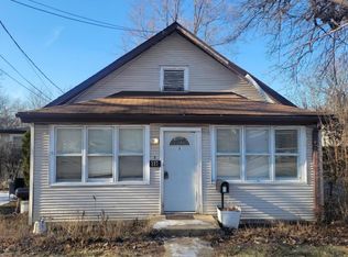 327 S State St APT 1, Lockport, IL 60441