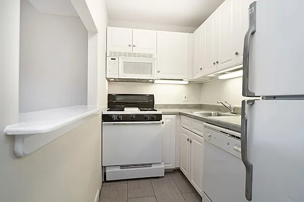 Rented by REAL New York | media 16