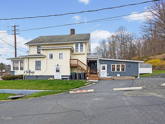 2nd image of 225 Willow Ave
