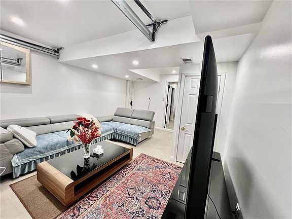 2nd image of 45 Giacomo Ln