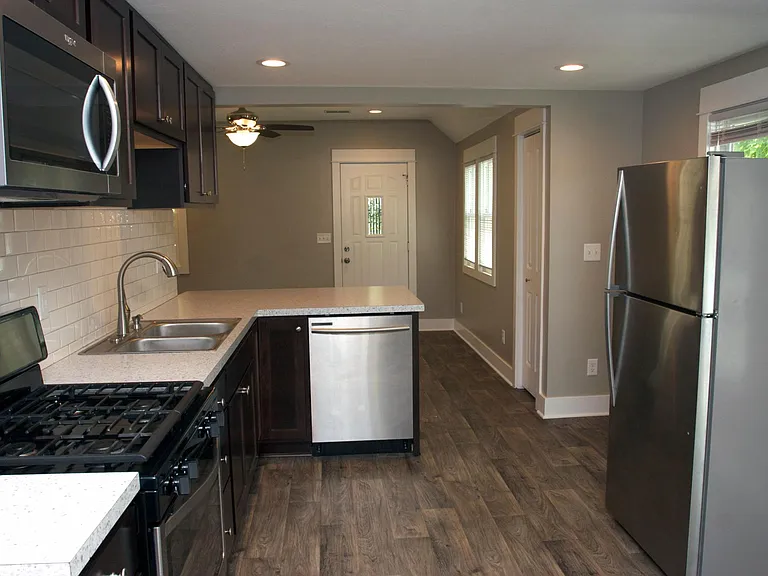 48 Gunnison Ave SW #2 — Photo 4