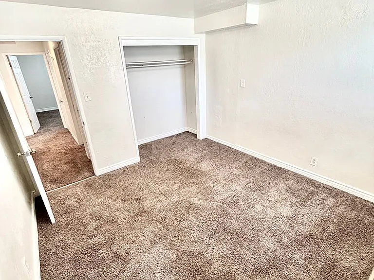 2564 S. 700 E. — Photo 8