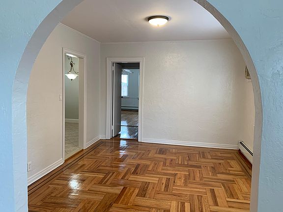 4th image of 24704 87th Dr Floor 1