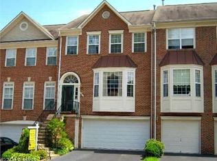 5627 Governors Pond Cir, Alexandria, VA 22310