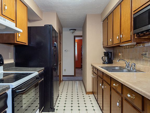 3rd image of 1020 Merrywood Dr