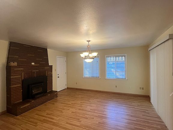5th image of 1065 Glenwood Way