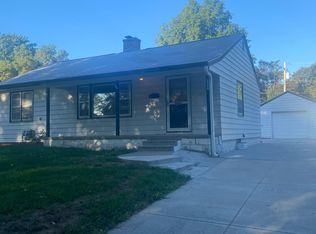 824 S Jackson St, Papillion, NE 68046