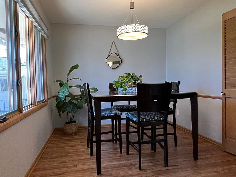 4237 Valley View Rd — Photo 5
