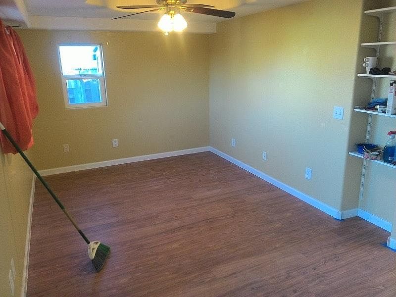 2nd image of 420 Pearl St