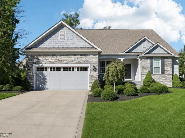 136 Brighton Dr, Aurora, OH 44202