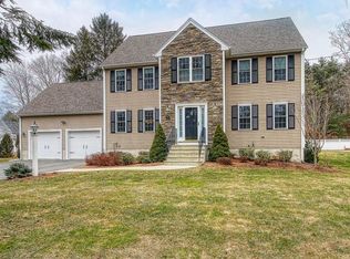 32 Stratton Ln, Foxboro, MA 02035