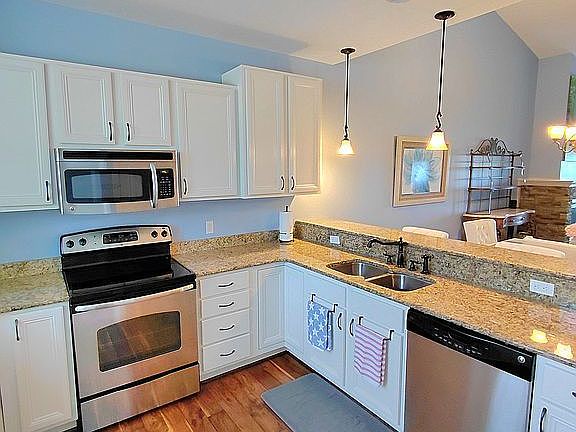 5th image of 9564 Aster Ln
