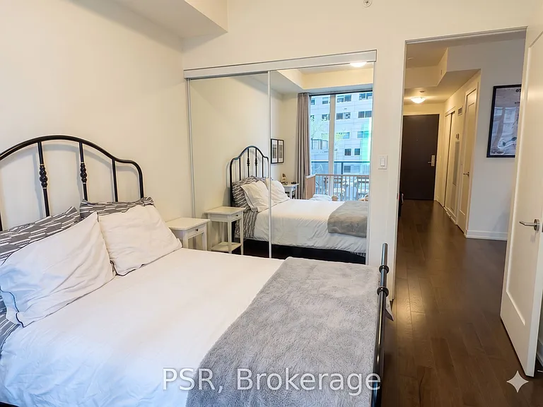 330 Richmond St W #820 — Photo 11