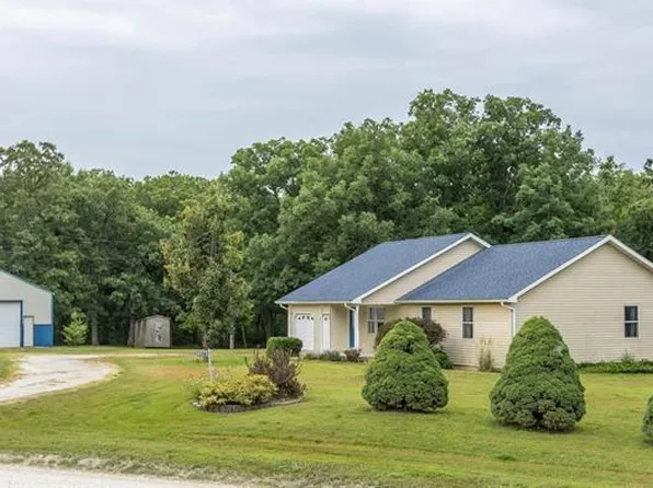 20573 250th St, Lewistown, MO 63452