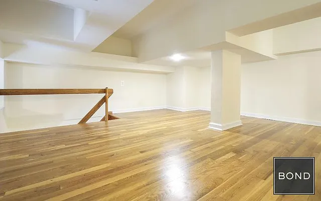 Rented by Bond New York | media 18