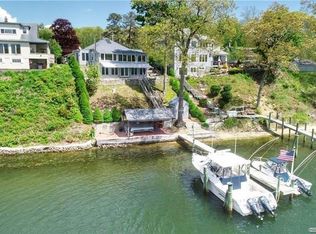 31 Oswegatchie Rd, Waterford, CT 06385