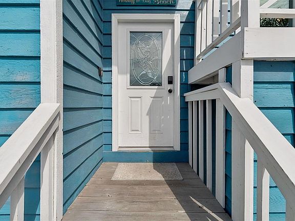 4th image of 330 6th Ave