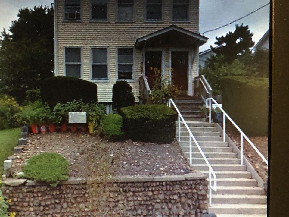1st image of 410 Bloomfield Ave APT 3
