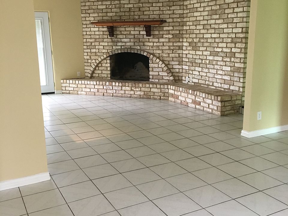 1st image of 1261 Hillcrest Dr