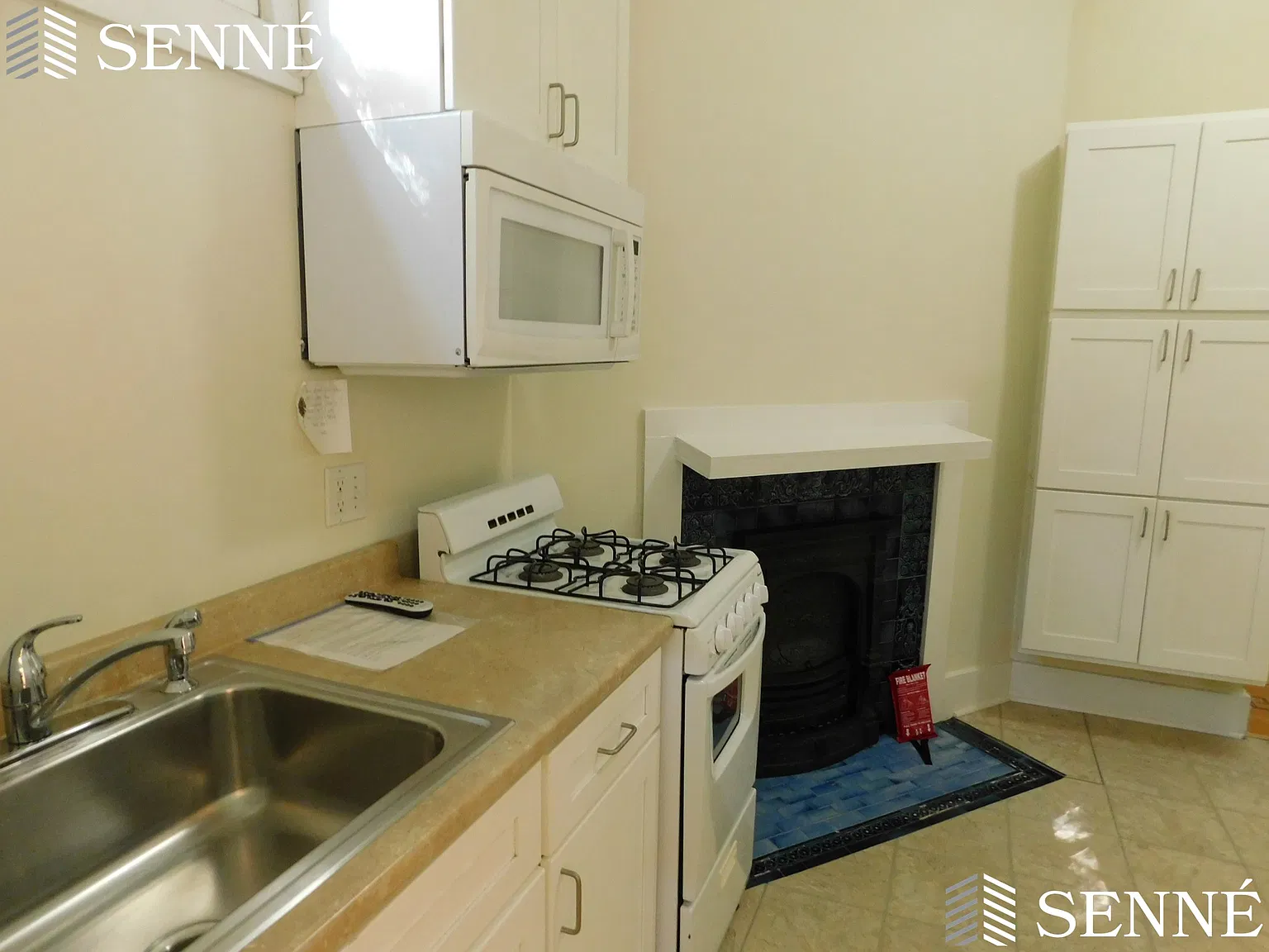 Studio, 414 sqft, $2,100 — Photo 1