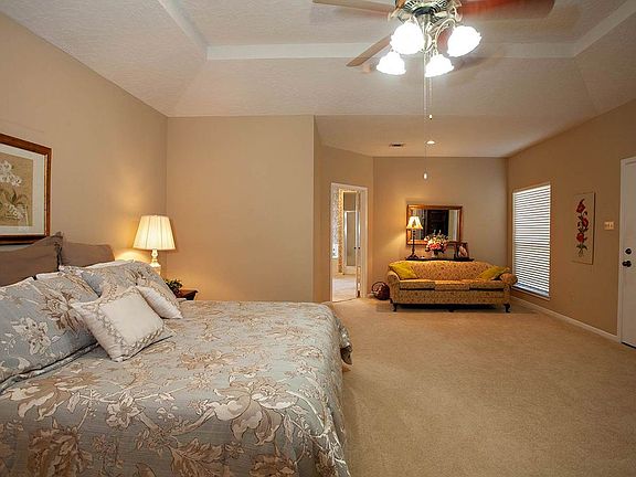4th image of 4635 Elmhurst Dr