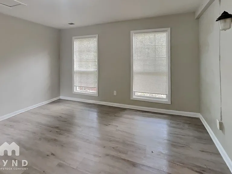 2611 Lake Harbin Rd — Photo 8