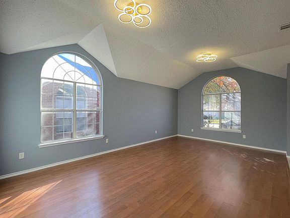 3rd image of 11009 Fawn Valley Dr