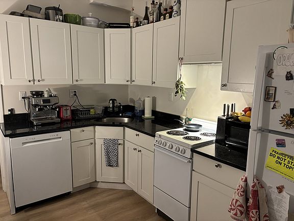 3rd image of 56 Westland Ave #8