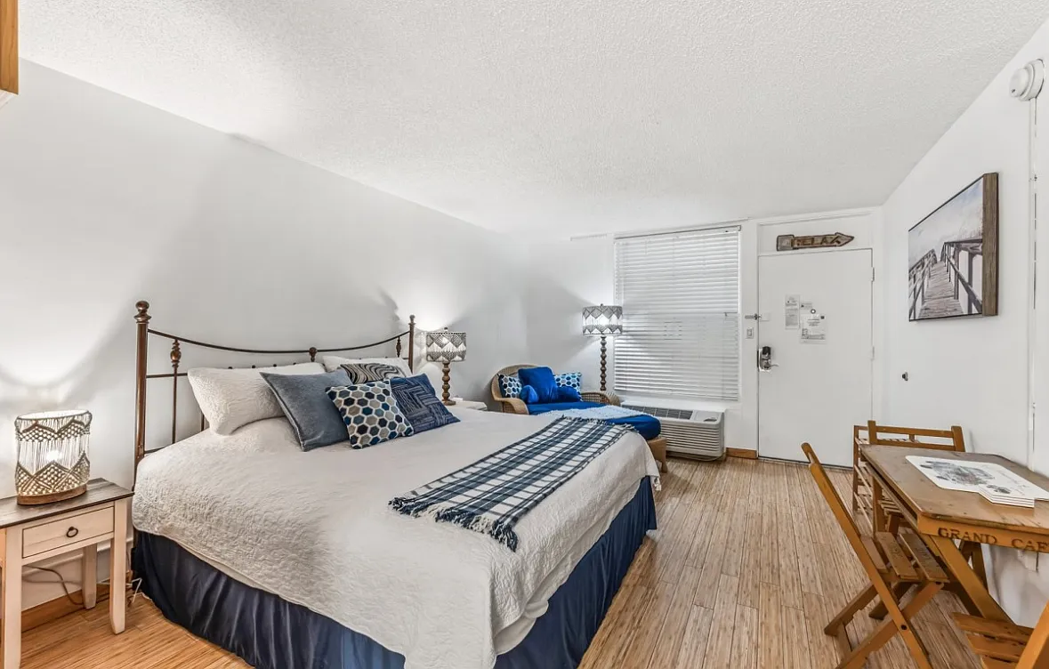 Studio, 279 sqft, $1,500 — Photo 1