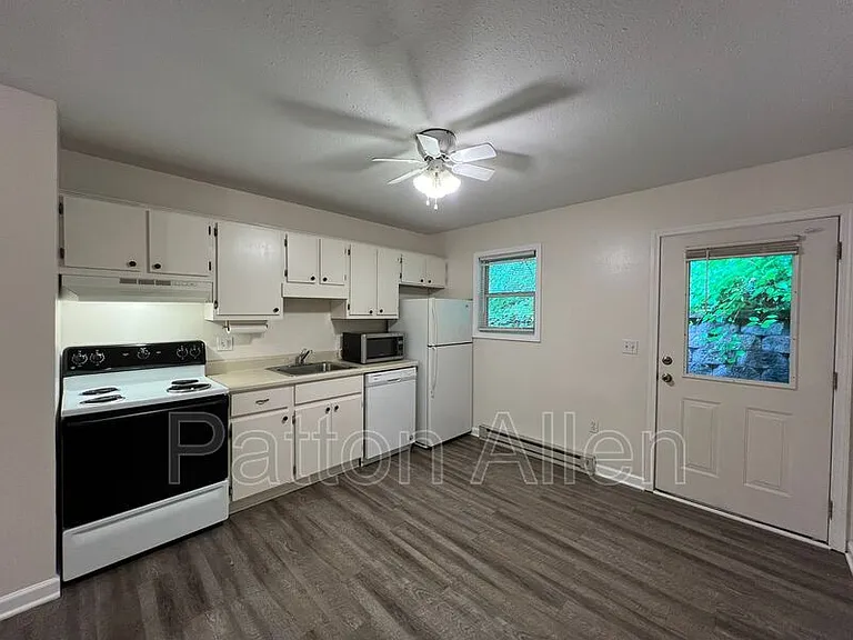 145 Citadel Dr #149H — Photo 3