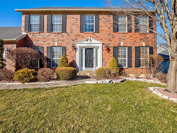5th image of 379 Arbor Glen Dr