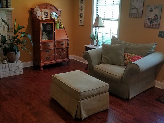 5th image of 1313 Woodlawn Cir