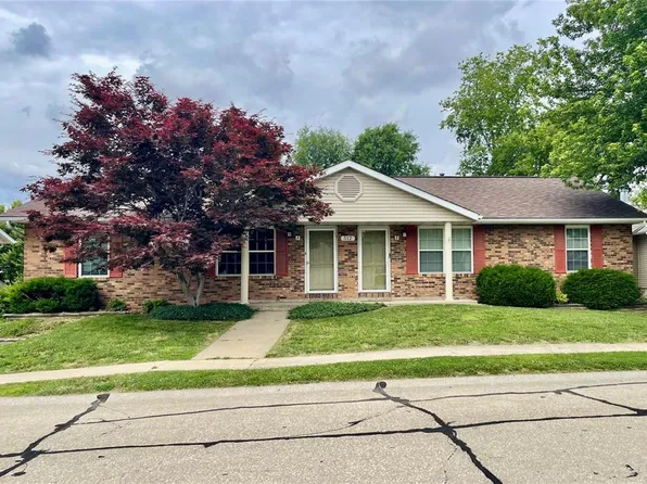 512 Bargraves Blvd #A, Troy, IL 62294