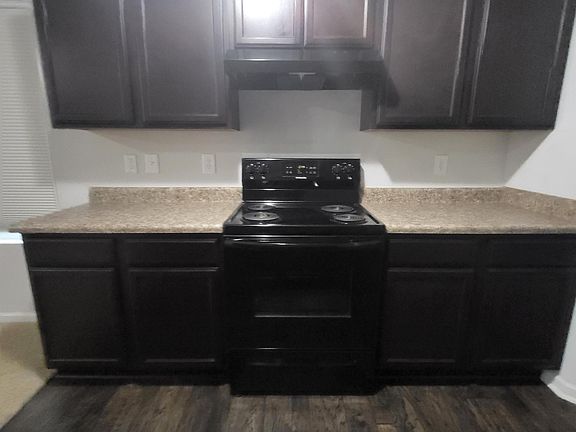 4th image of 7123 Woodmark Dr