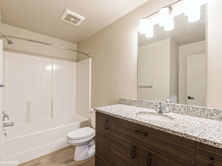 1920 Jefferson Blvd #207-C — Photo 12