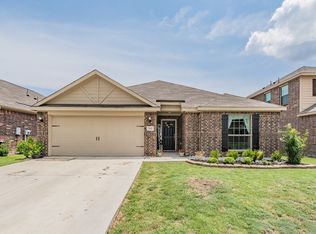 932 1st St, Sanger, TX 76266