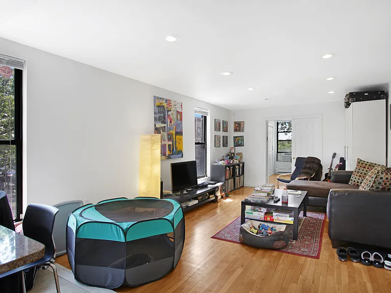 655 6th Ave #2 — Photo 5