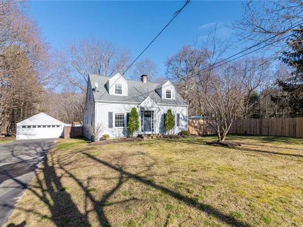 107 Hopkins Ave, Johnston, RI 02919